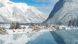Verschneite Tiroler Winterlandschaft in Leutasch