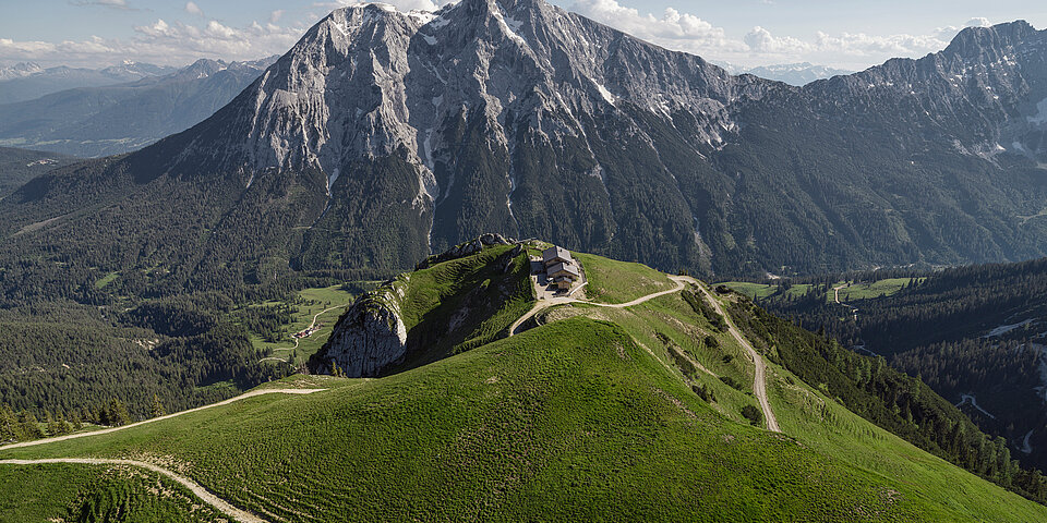 Almparadies Gaistal mit Blick auf die Hohe Munde - Rotmoosalm und Hämmermoosalm