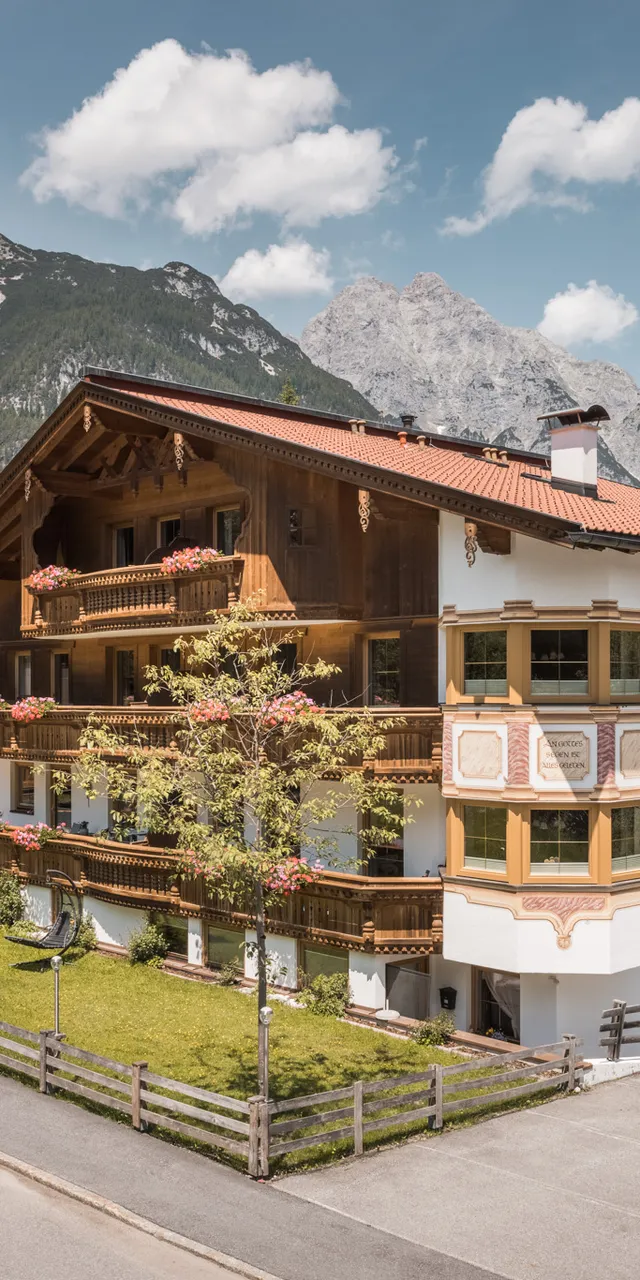 Exklusive Apartments im Landhaus Kristall in Leutasch – Sommerurlaub in Tirol